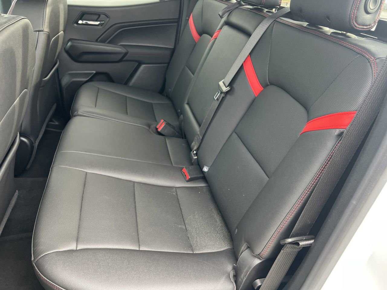 Used 2023 Chevrolet Colorado Z71 w/ Z71 Convenience Package 2 image 27