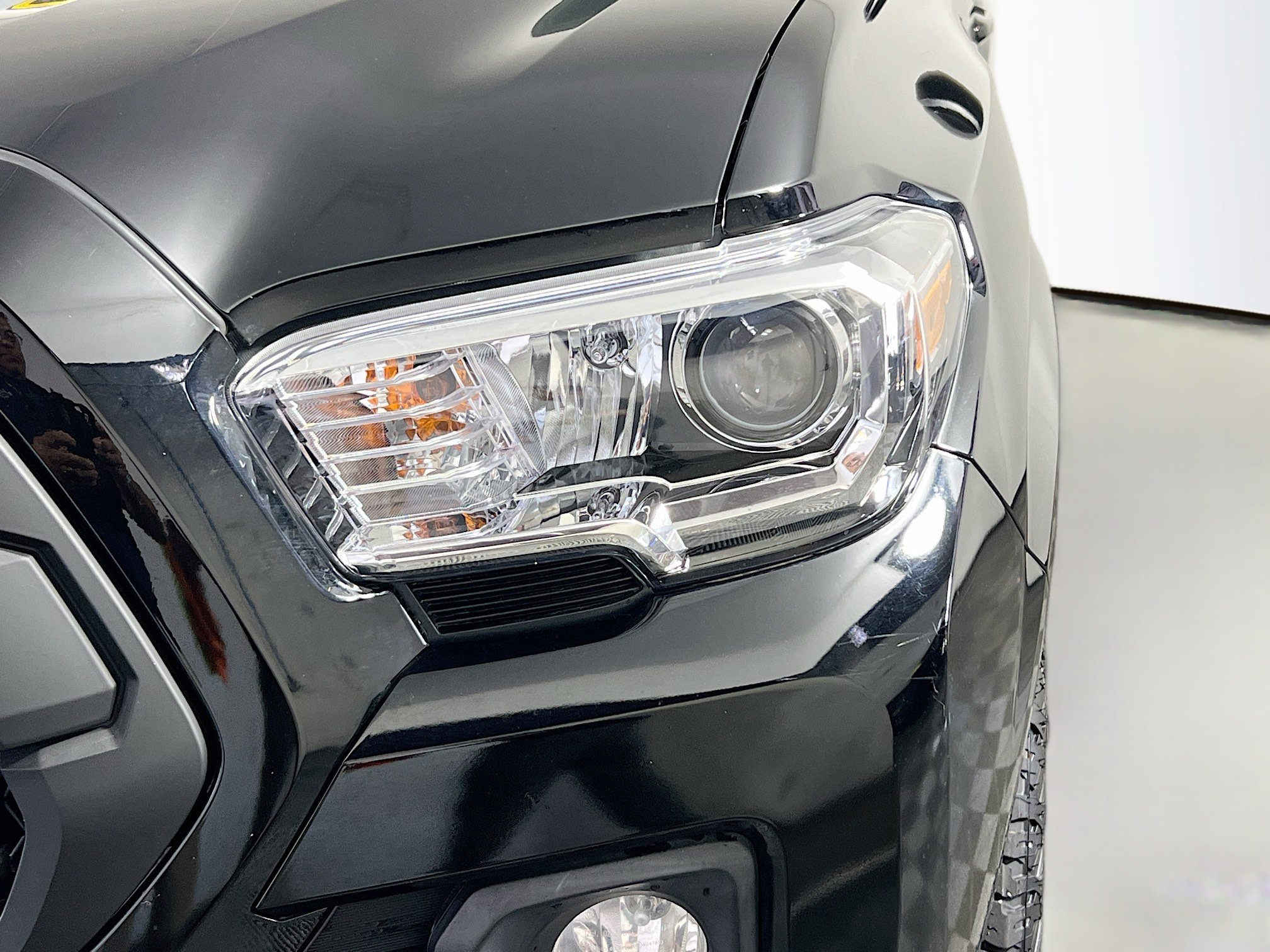 Used 2016 Toyota Tacoma SR5 w/ Towing Package image 11