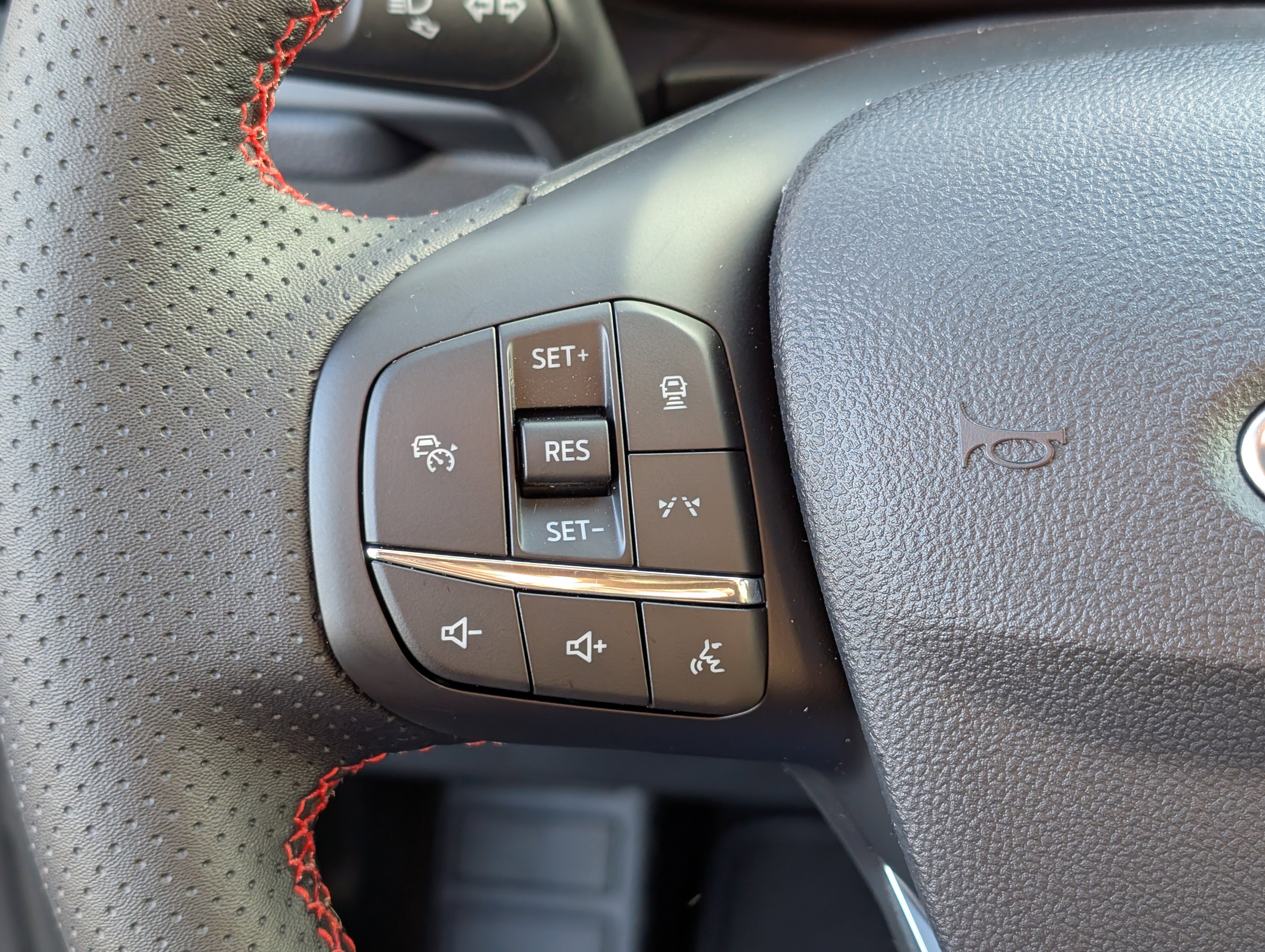 New 2026 Ford Escape ST-Line w/ Tech Pack #1 image 19