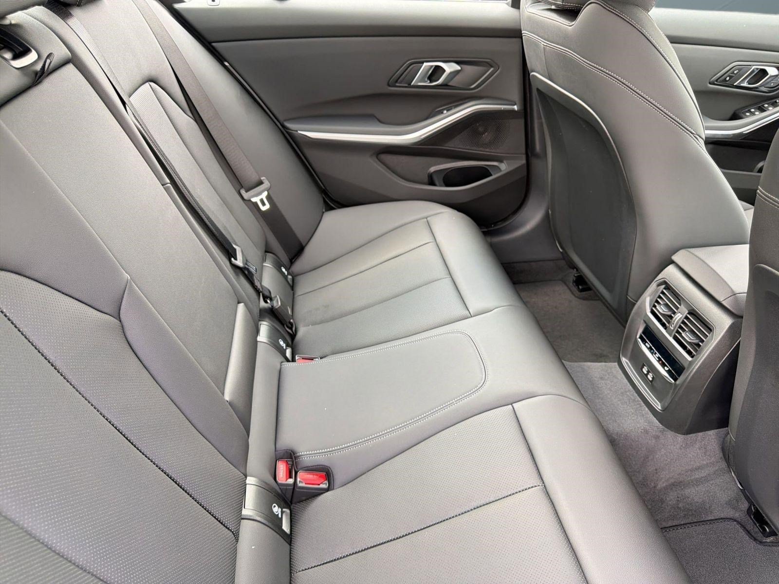 New 2026 BMW 330i Sedan w/ Convenience Package RWD image 30