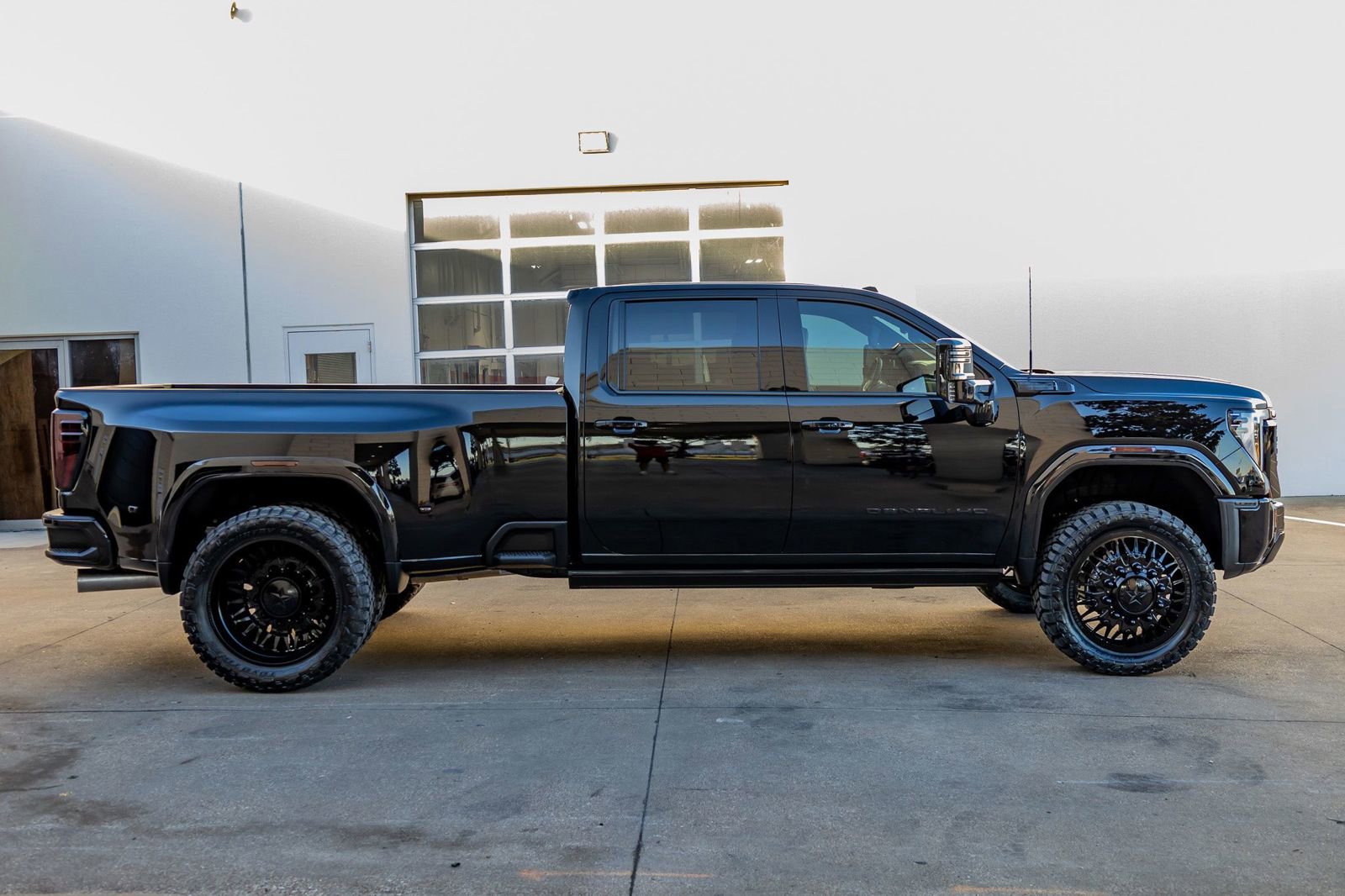 Used 2026 GMC Sierra 3500 Denali Ultimate AWD/4WD image 11