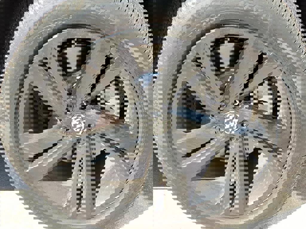 Used 2024 Volkswagen Tiguan SE R-Line image 11