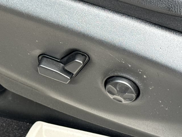 Used 2019 Chrysler Pacifica Touring-L Plus FWD image 29