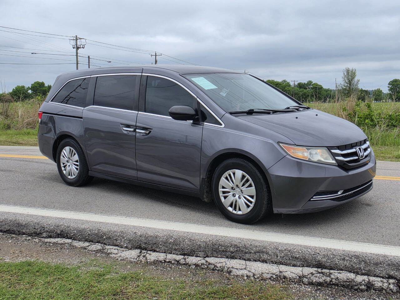 Used 2014 Honda Odyssey LX image 1