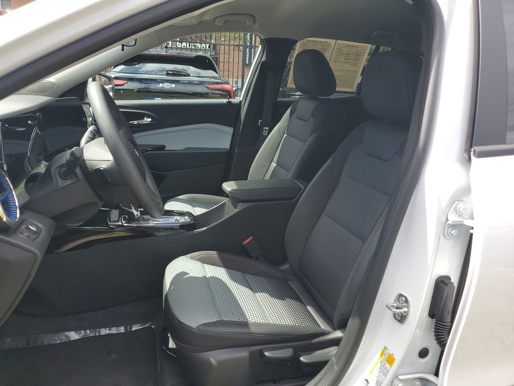 Used 2026 Chevrolet Trax LT image 18