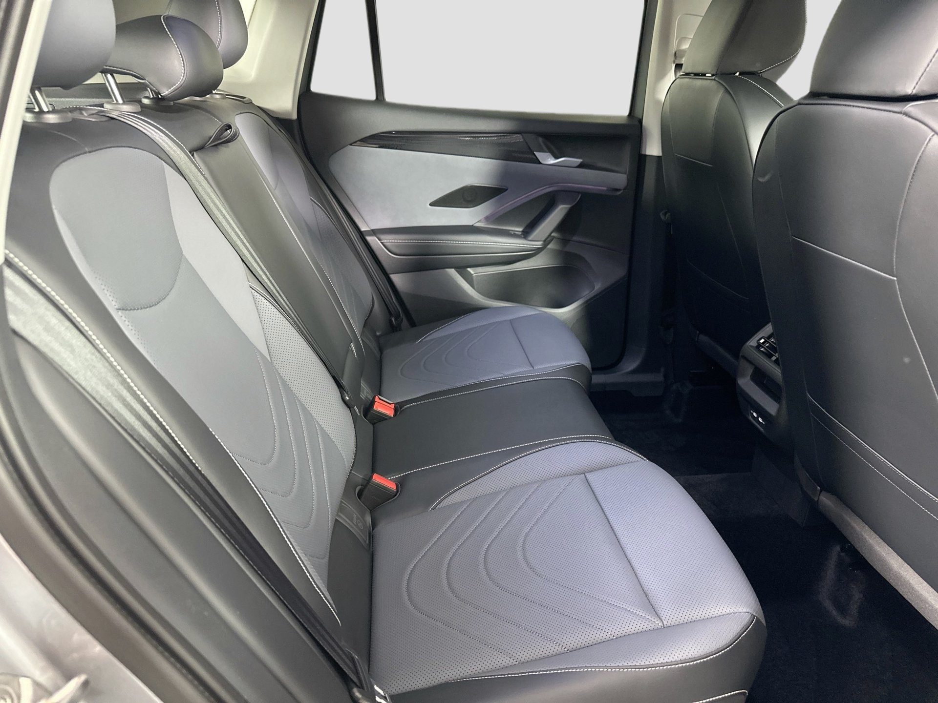 Certified 2026 Volkswagen Tiguan SE AWD/4WD image 24