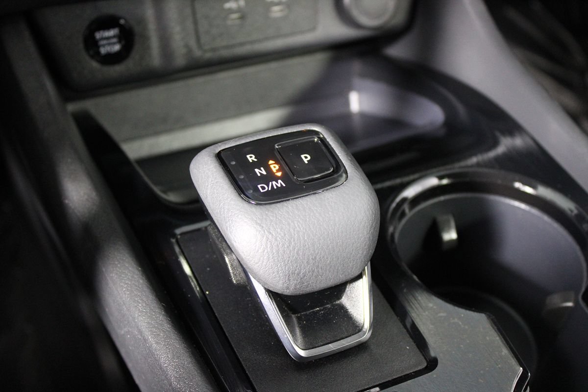 Used 2024 Nissan Rogue S FWD image 14