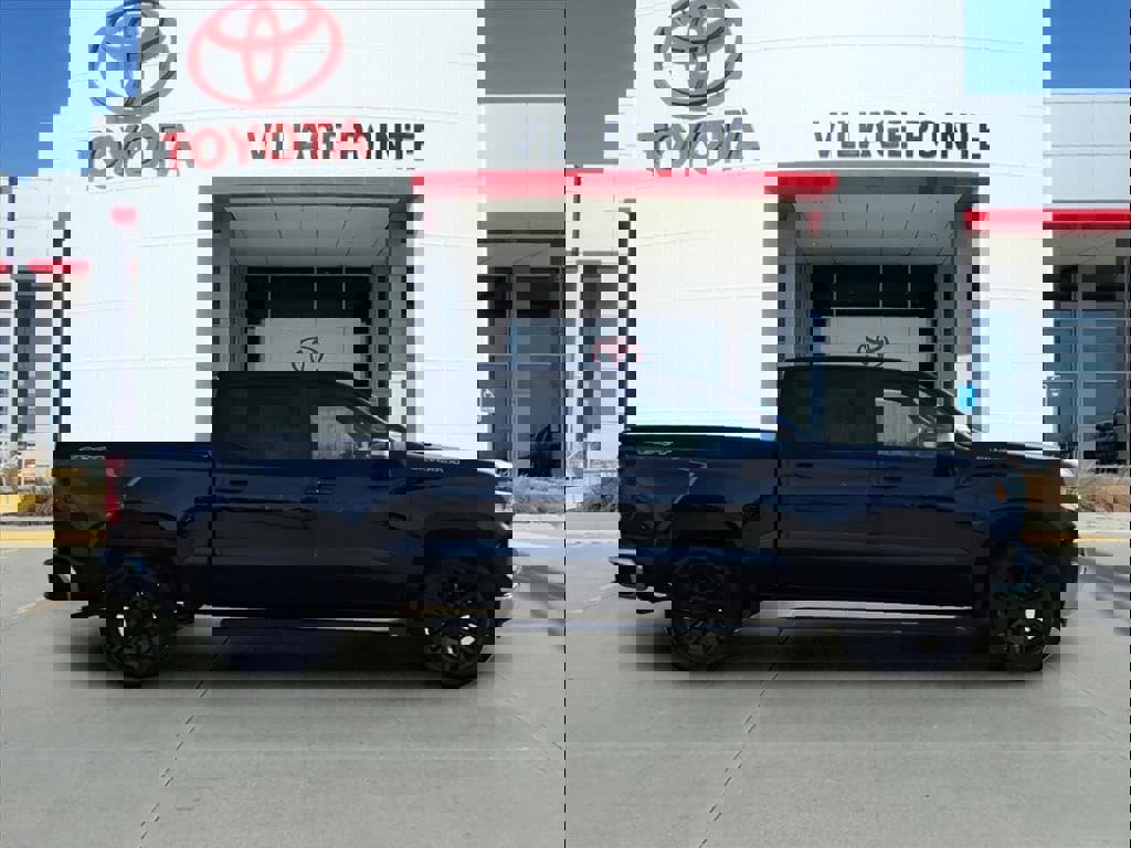 Used 2023 Chevrolet Silverado 1500 LT image 8