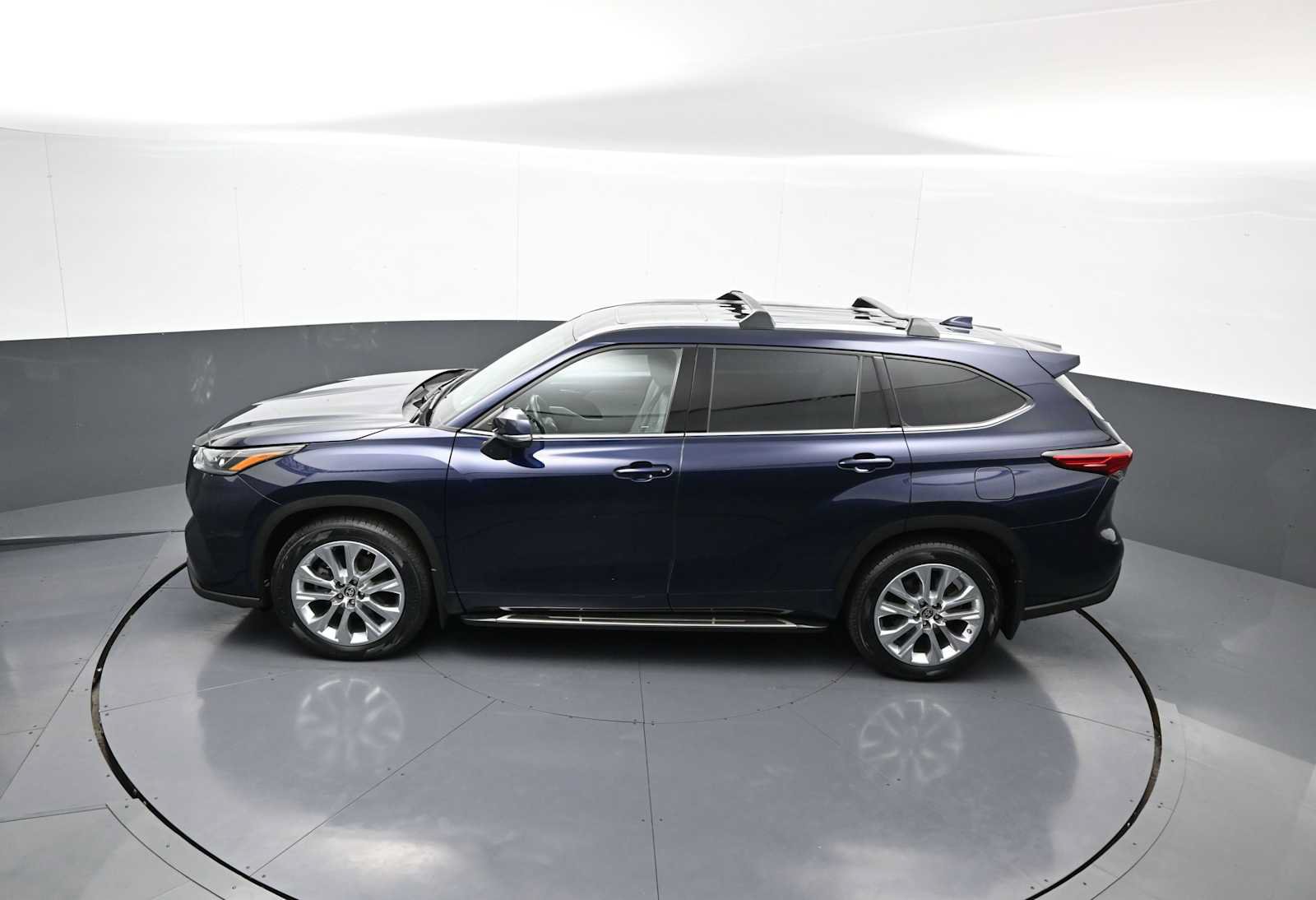 Used 2022 Toyota Highlander Limited AWD/4WD image 42