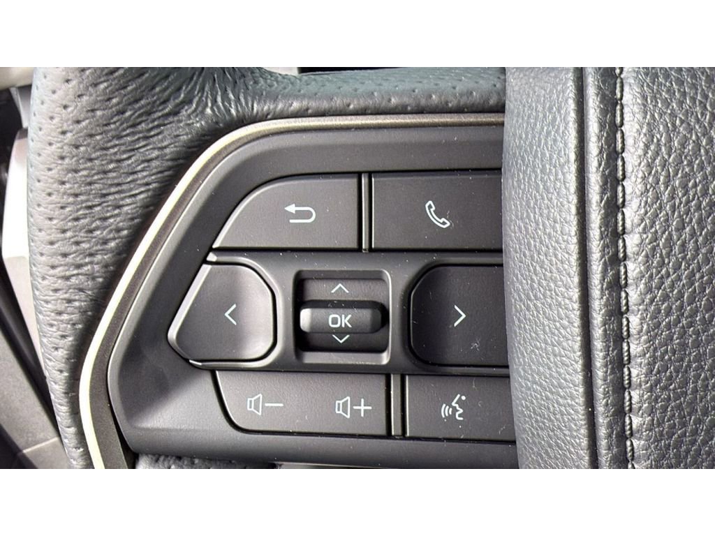 Certified 2025 Toyota Tacoma SR5 w/ SR5 Upgrade Package AWD/4WD image 27