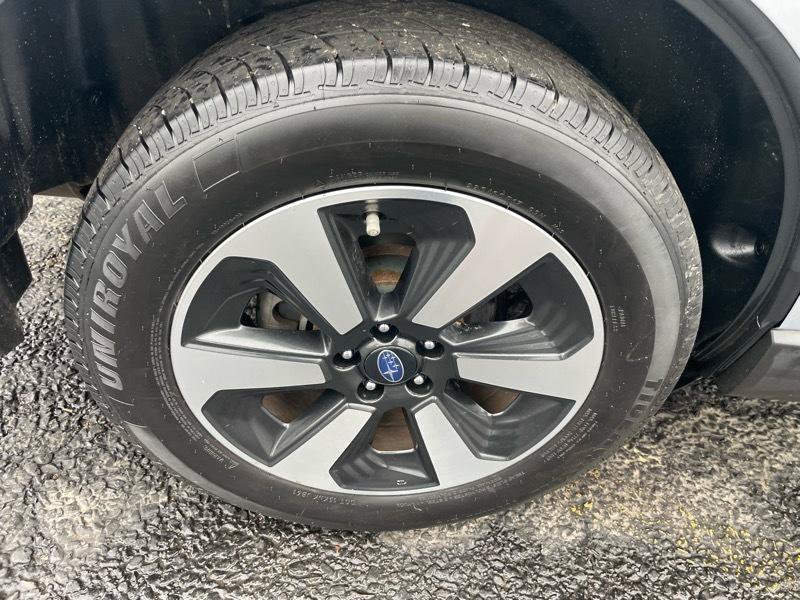 Used 2017 Subaru Forester 2.5i w/ Alloy Wheel Package AWD/4WD image 12