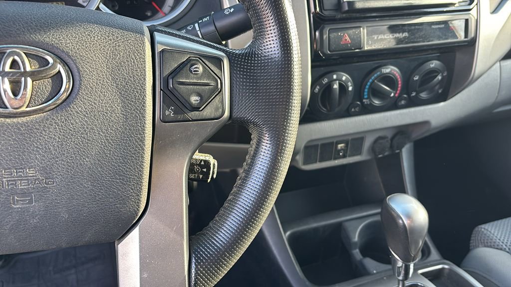 Used 2015 Toyota Tacoma Base image 18
