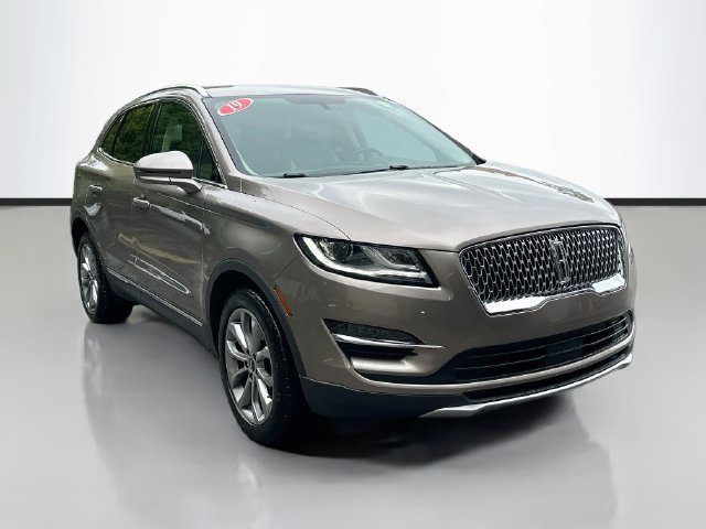 Used 2019 Lincoln MKC Select w/ Select Plus Package FWD image 2