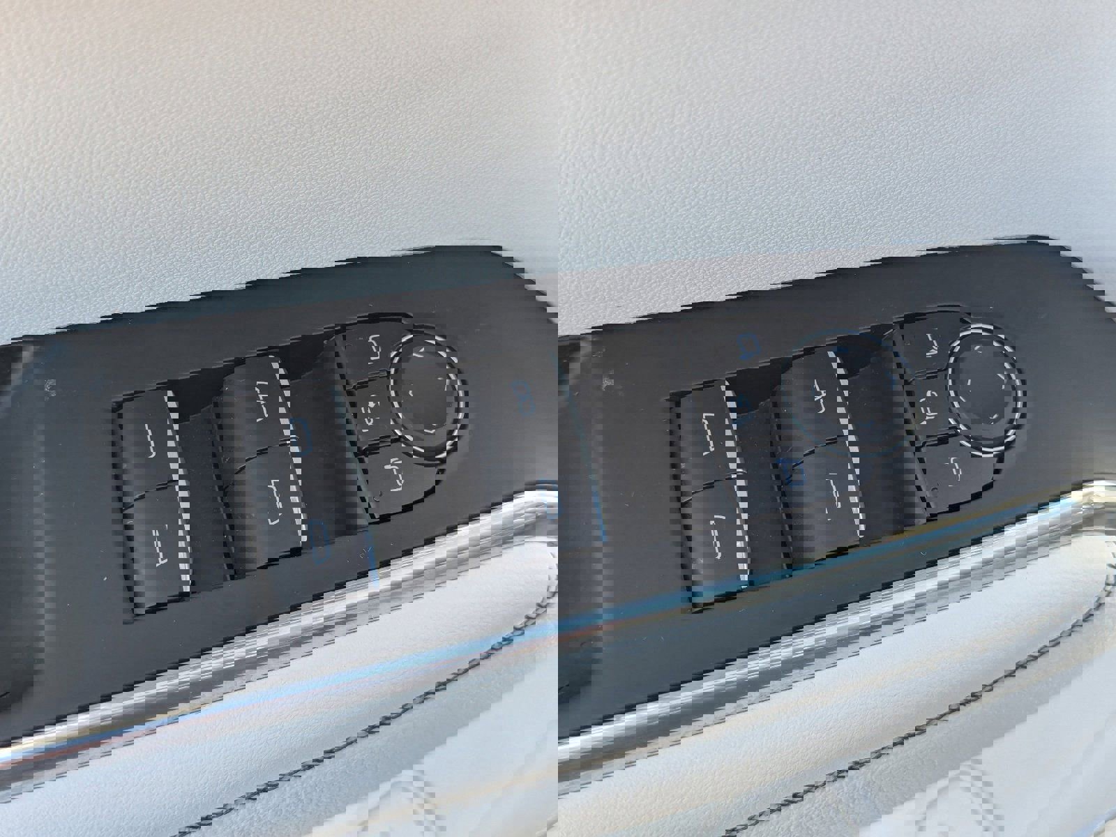 Used 2026 GMC Acadia Denali image 25