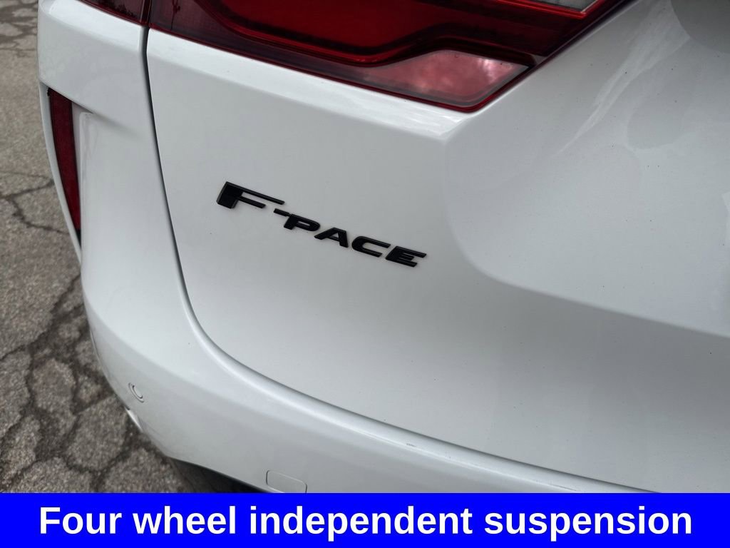 Used 2022 Jaguar F-PACE SVR image 17