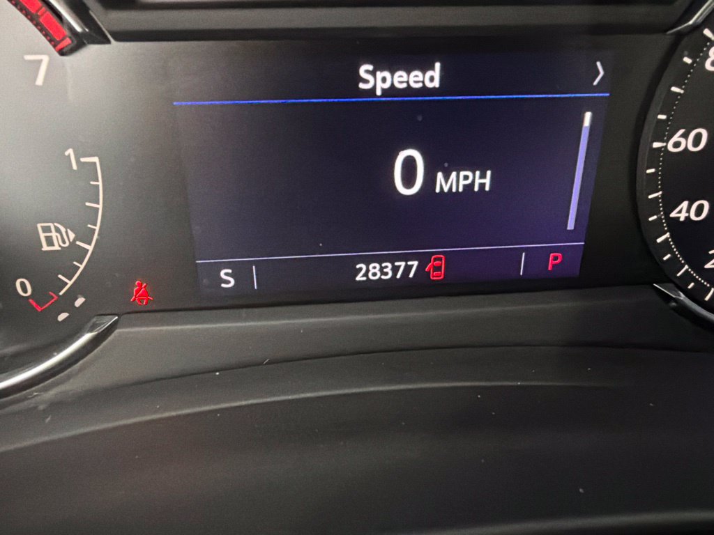 Used 2022 Cadillac XT4 Luxury w/ Driver Awareness Package FWD image 12