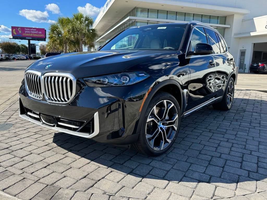 Used 2025 BMW X5 xDrive50e w/ Premium Package image 1