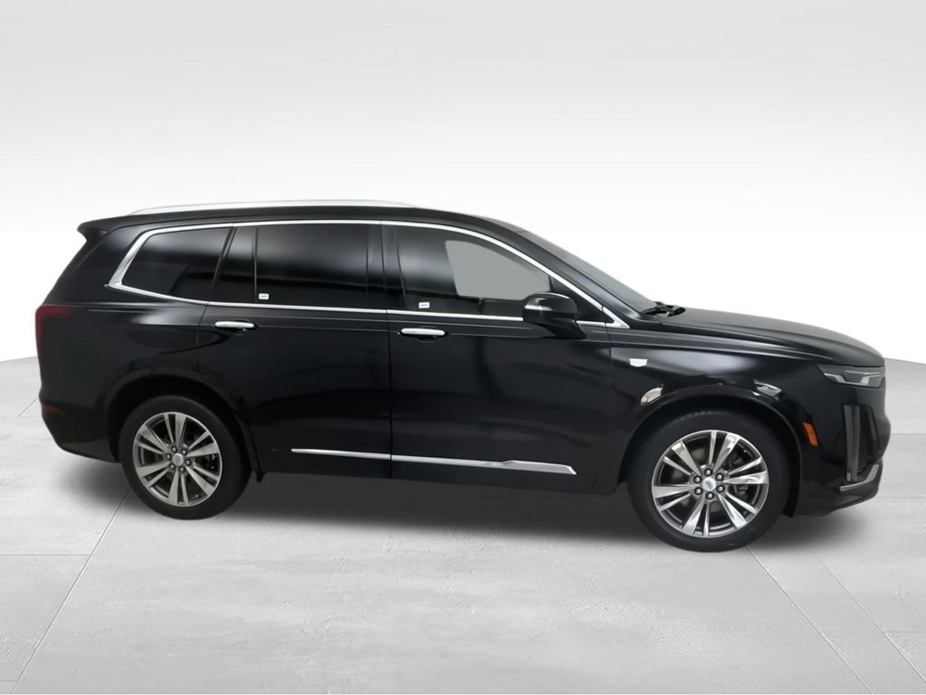 Used 2020 Cadillac XT6 Premium Luxury FWD image 2