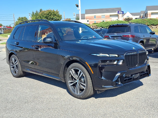 New 2027 BMW X7 xDrive40i w/ M Sport Package AWD/4WD image 1