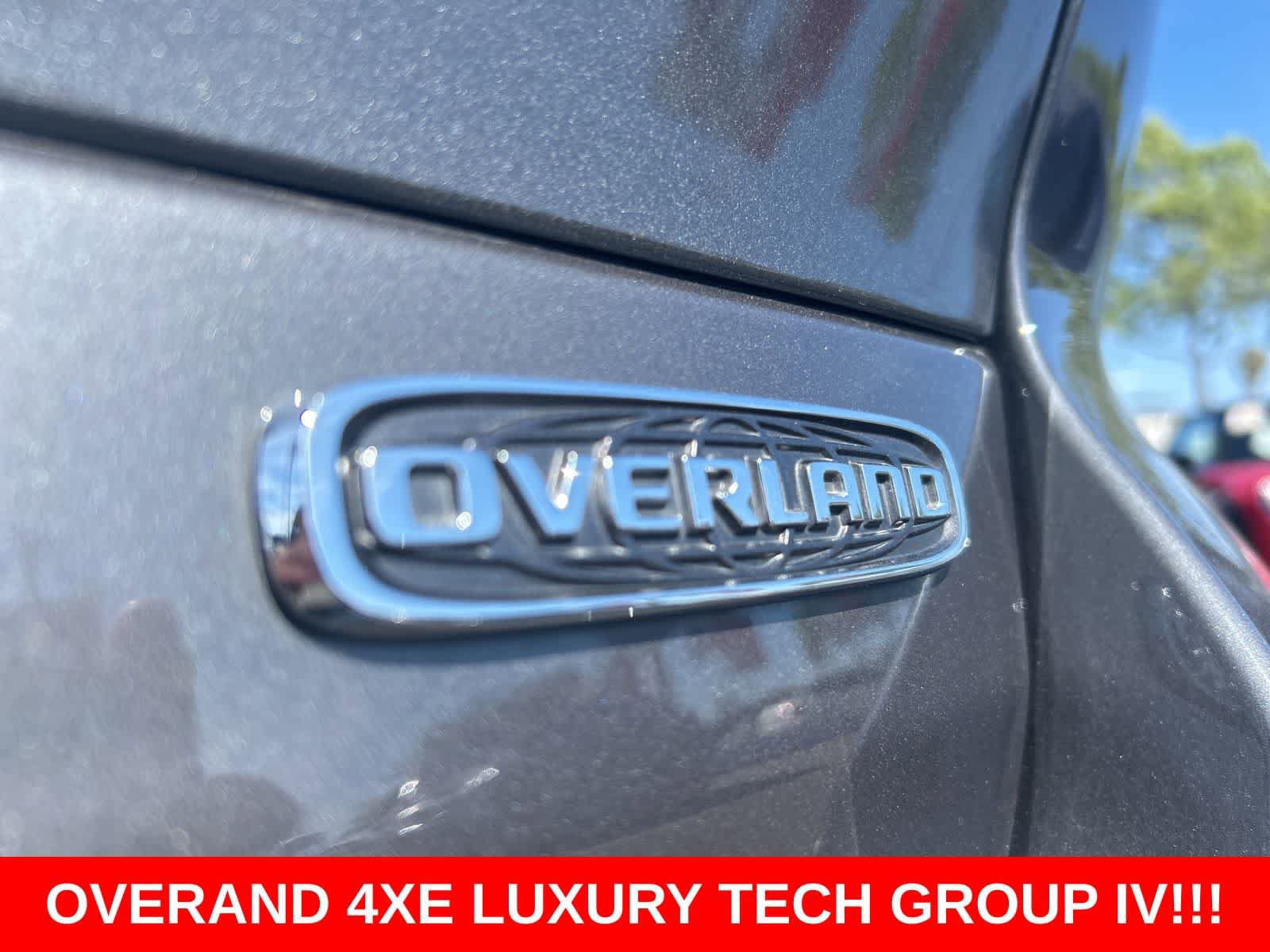 Used 2022 Jeep Grand Cherokee Overland w/ Luxury Tech Group IV image 21
