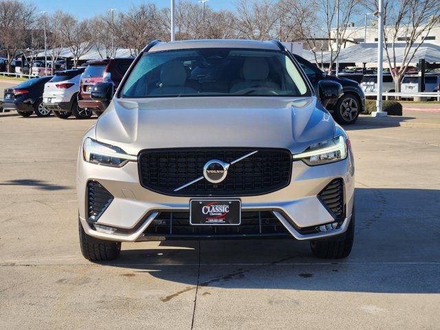 Used 2025 Volvo XC60 B5 Core image 10