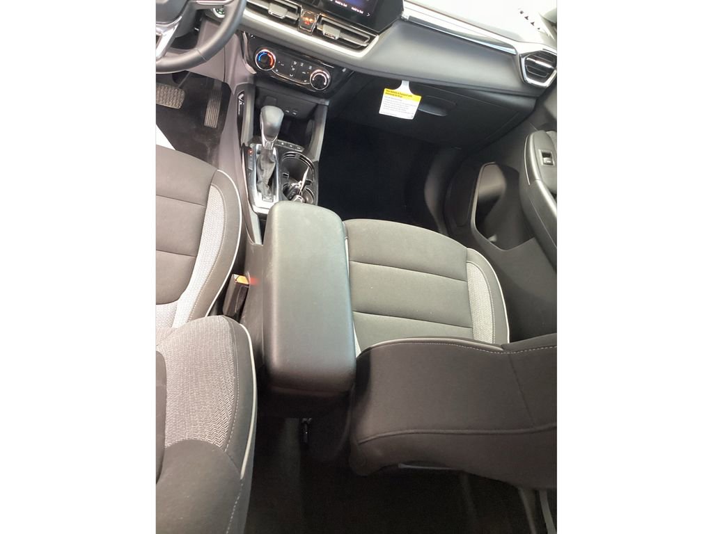 Used 2024 Chevrolet TrailBlazer LT w/ LT Cold Weather Package image 19