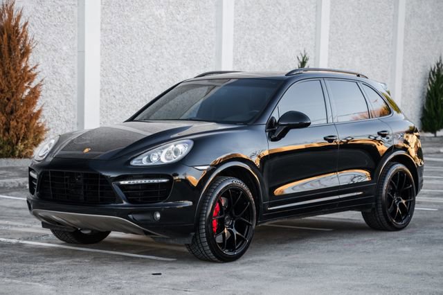 Used 2013 Porsche Cayenne Turbo image 10