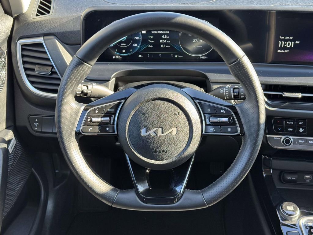 Used 2025 Kia Seltos SX image 12