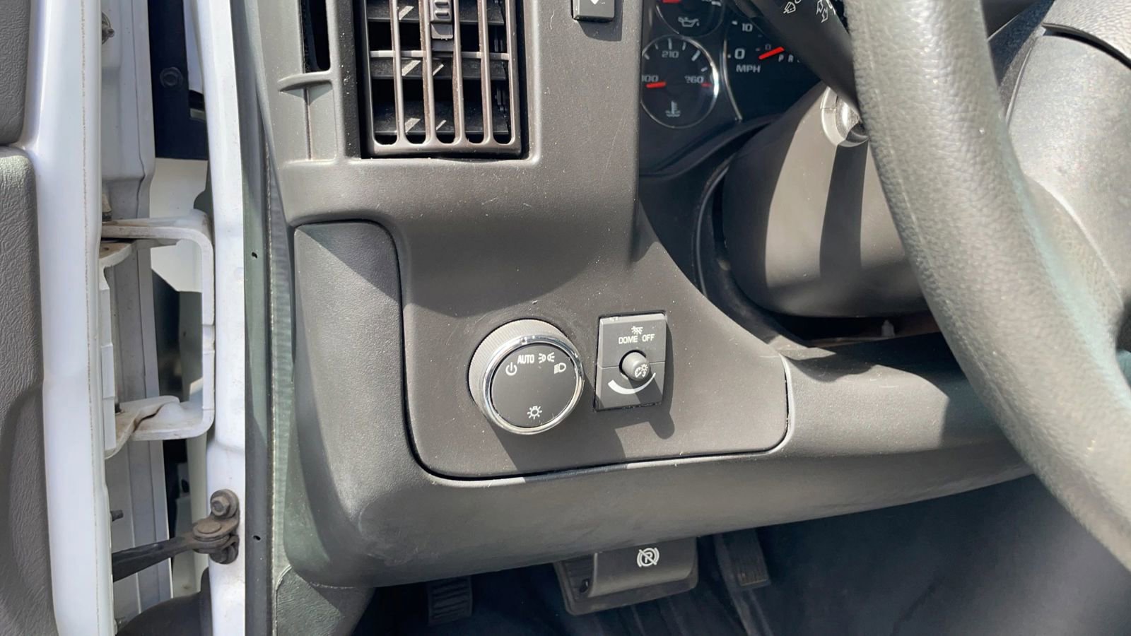 Used 2019 GMC Savana 3500 RWD image 21