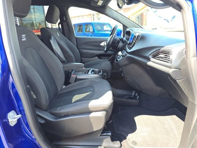 Used 2019 Chrysler Pacifica Touring Plus w/ Advanced Safetytec Group image 43