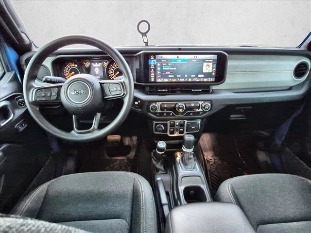 Certified 2025 Jeep Gladiator Sport AWD/4WD image 16