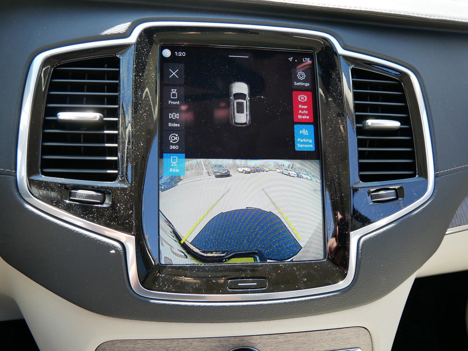 Certified 2023 Volvo XC90 B6 Ultimate AWD/4WD image 18
