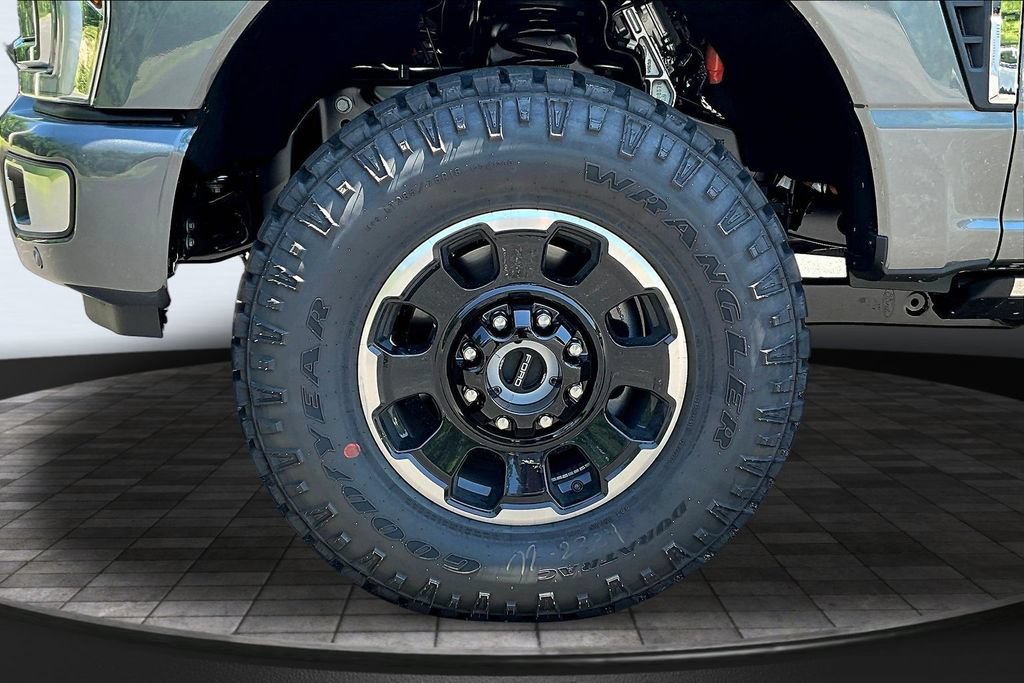 New 2026 Ford F250 Platinum w/ Platinum Plus Package AWD/4WD image 13