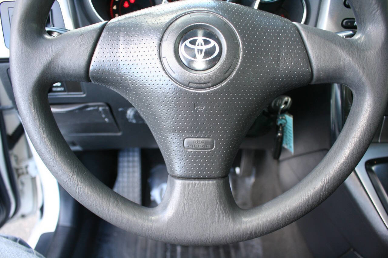 Used 2005 Toyota Matrix FWD image 14