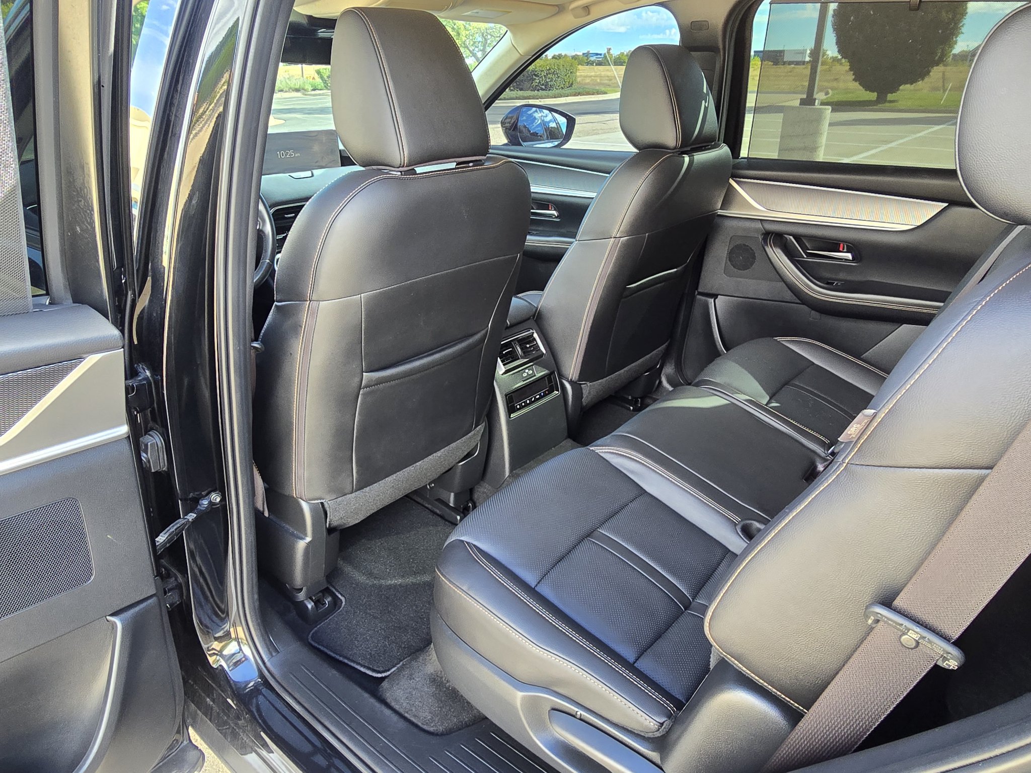 Used 2025 MAZDA CX-70 Plug-In Hybrid w/ Premium Pkg AWD/4WD image 17