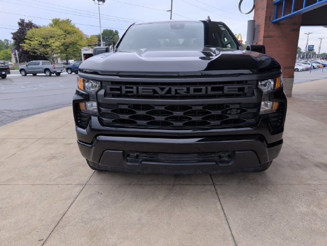 Used 2025 Chevrolet Silverado 1500 Custom w/ LPO, Dark Essentials Package AWD/4WD image 10