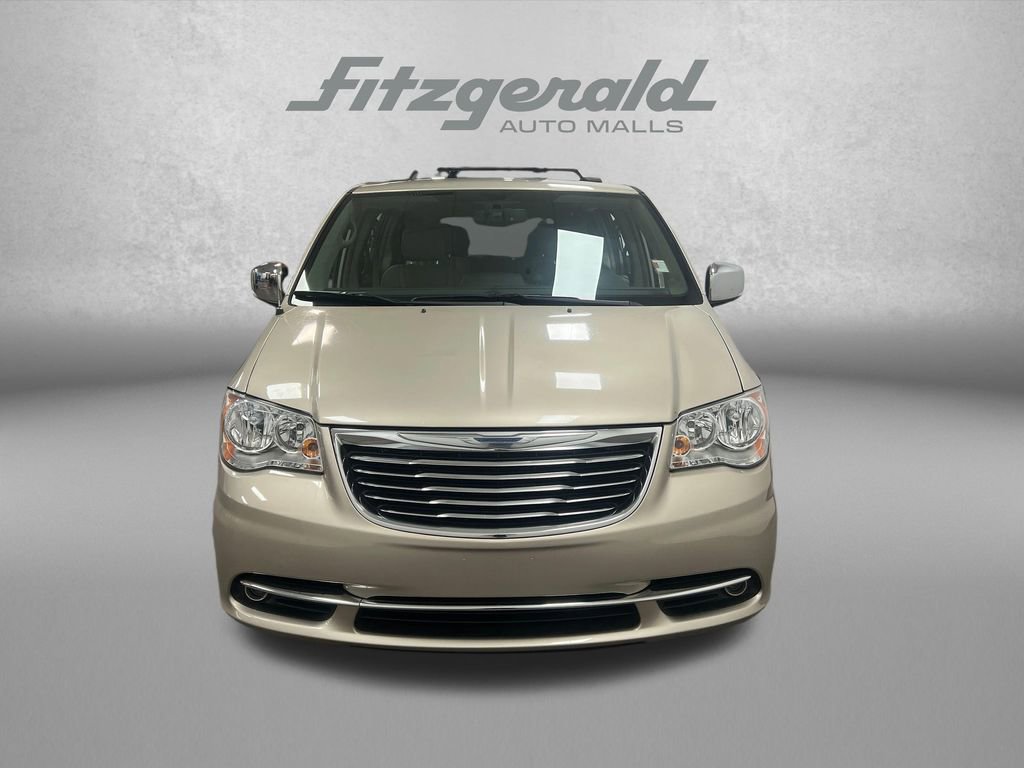 Used 2014 Chrysler Town & Country Touring-L w/ Driver Convenience Group FWD image 8