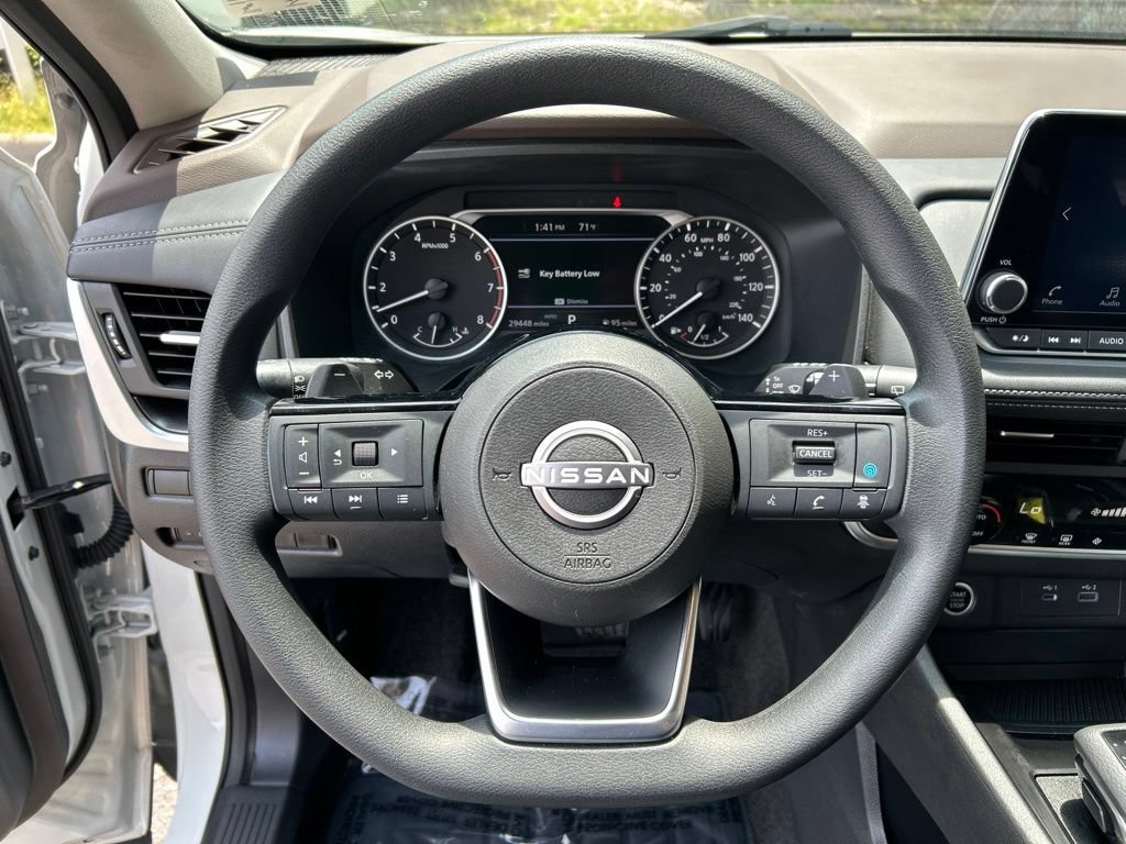 Used 2023 Nissan Rogue SV AWD/4WD image 16