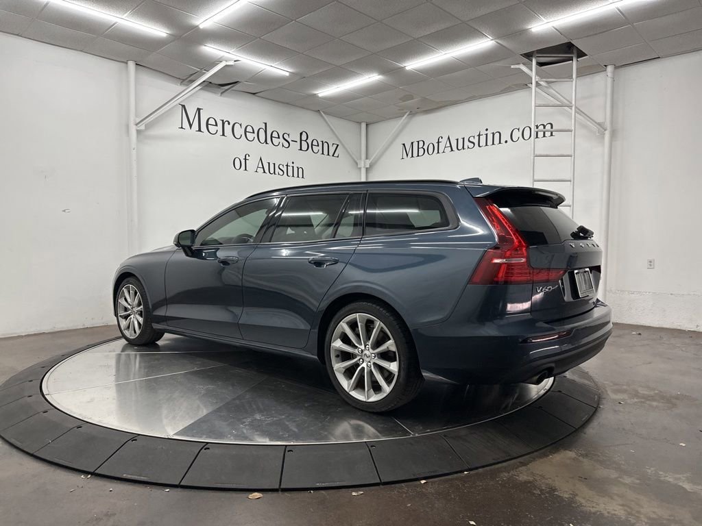 Used 2020 Volvo V60 T5 Momentum FWD image 4