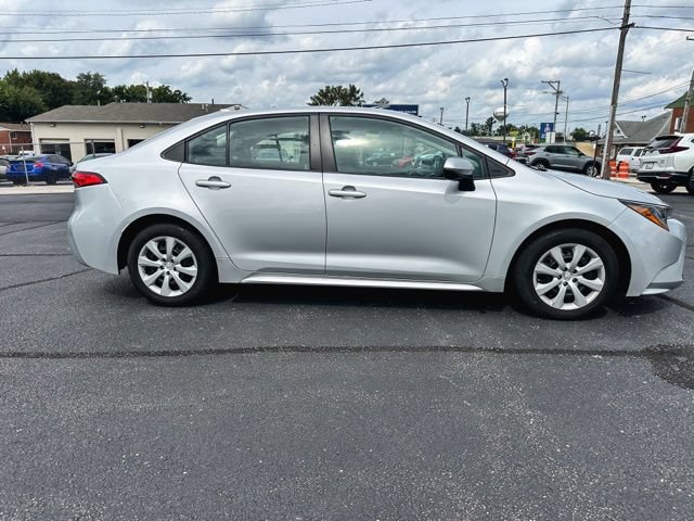 Used 2024 Toyota Corolla LE FWD image 9