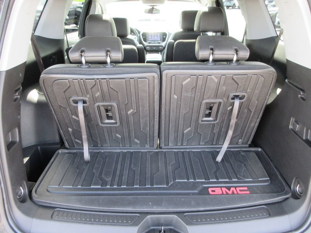 Used 2023 GMC Acadia SLT w/ Preferred Package FWD image 10