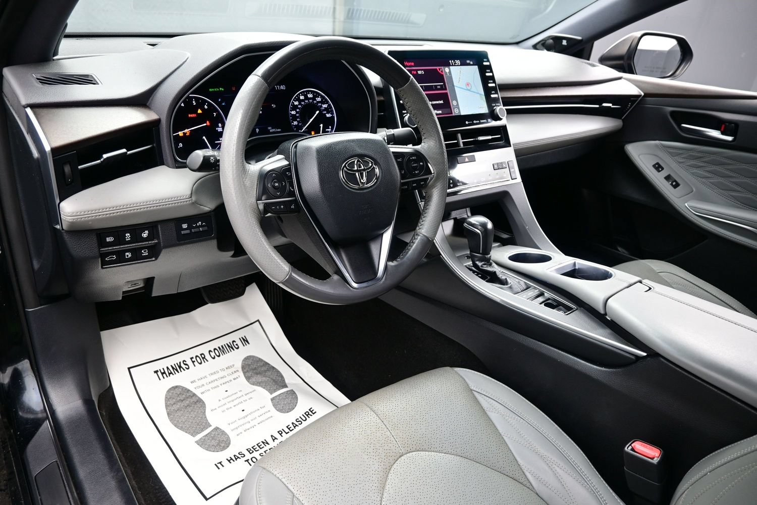 Used 2020 Toyota Avalon Limited w/ Advanced Safety Package FWD image 13