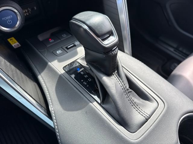 Used 2022 Toyota Venza XLE image 29