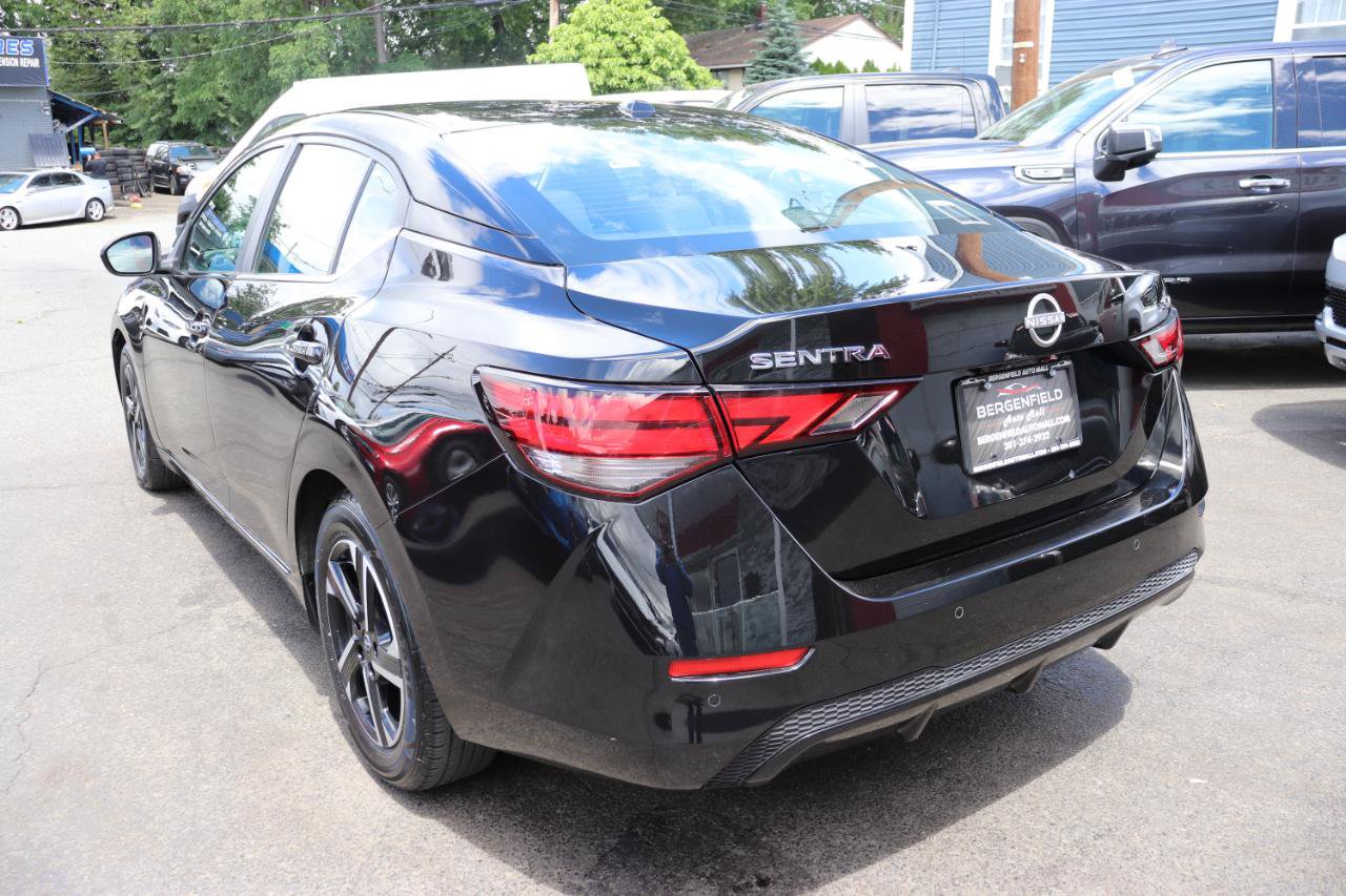 Used 2024 Nissan Sentra SV FWD image 3
