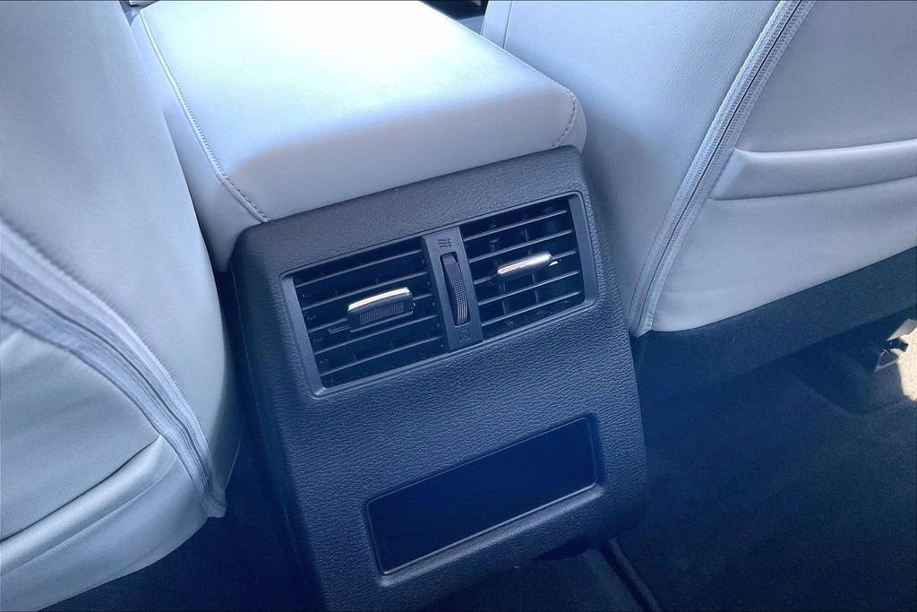 Used 2025 Mitsubishi Outlander SE FWD image 33