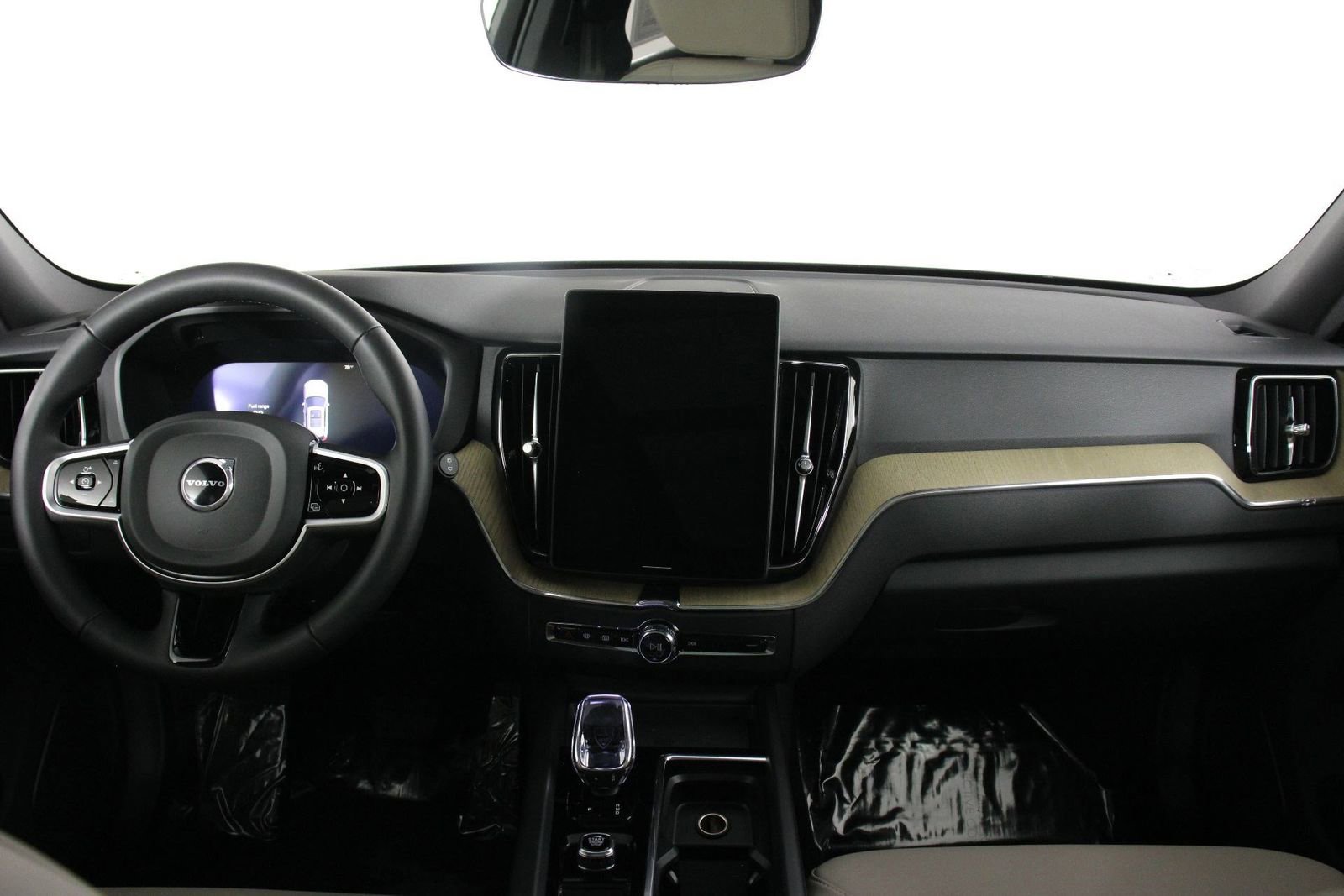 Certified 2026 Volvo XC60 B5 Plus w/ Protection Package Premier AWD/4WD image 7