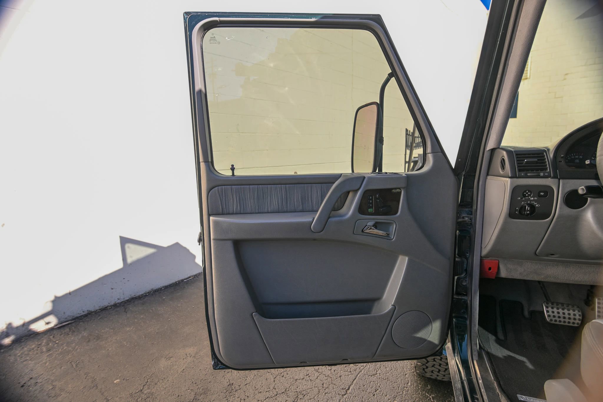 Used 2003 Mercedes-Benz G 500 image 16