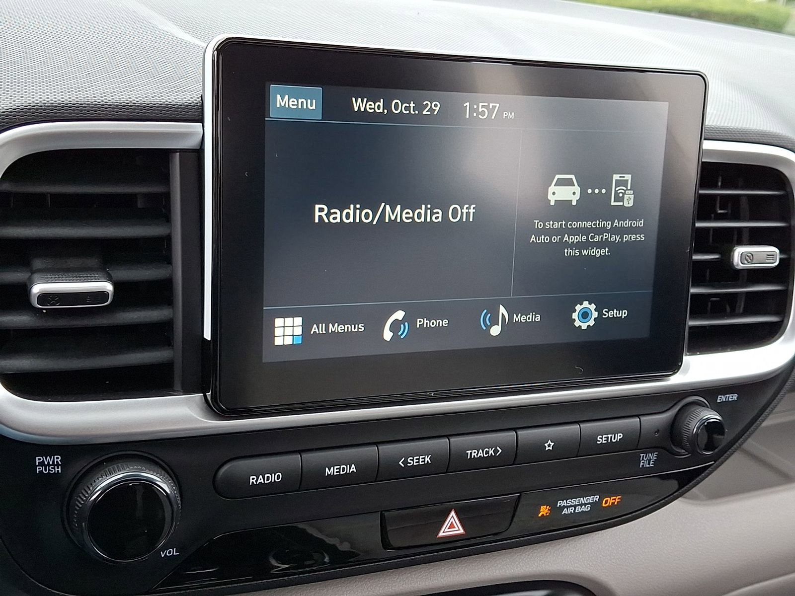 Used 2025 Hyundai Venue SEL image 19