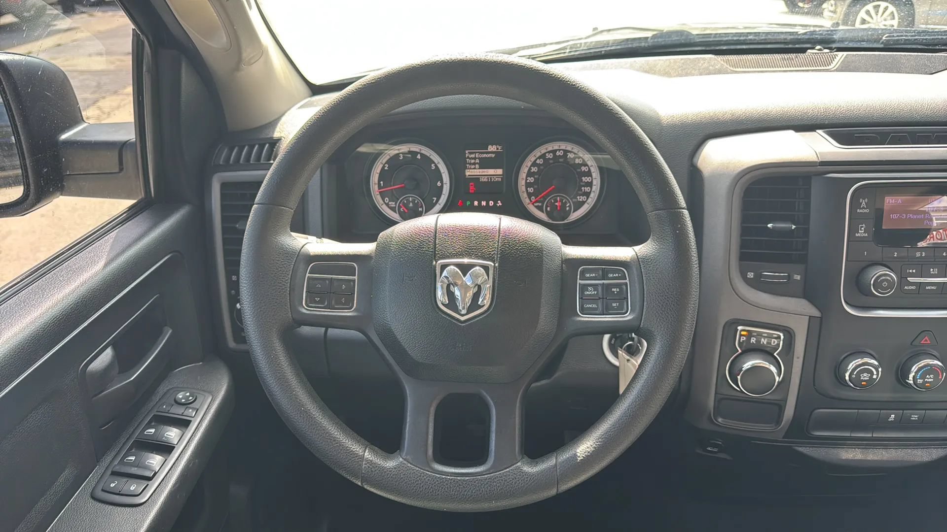 Used 2014 RAM 1500 Express RWD image 10