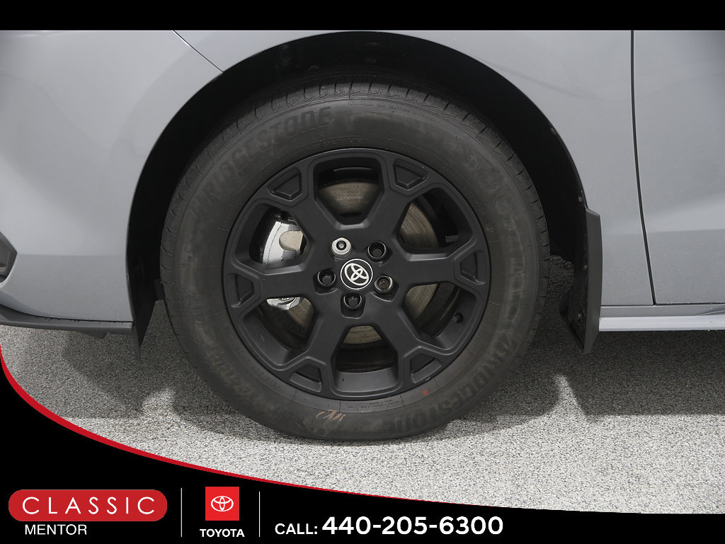Certified 2026 Toyota Sienna XLE Woodland Edition AWD/4WD image 24